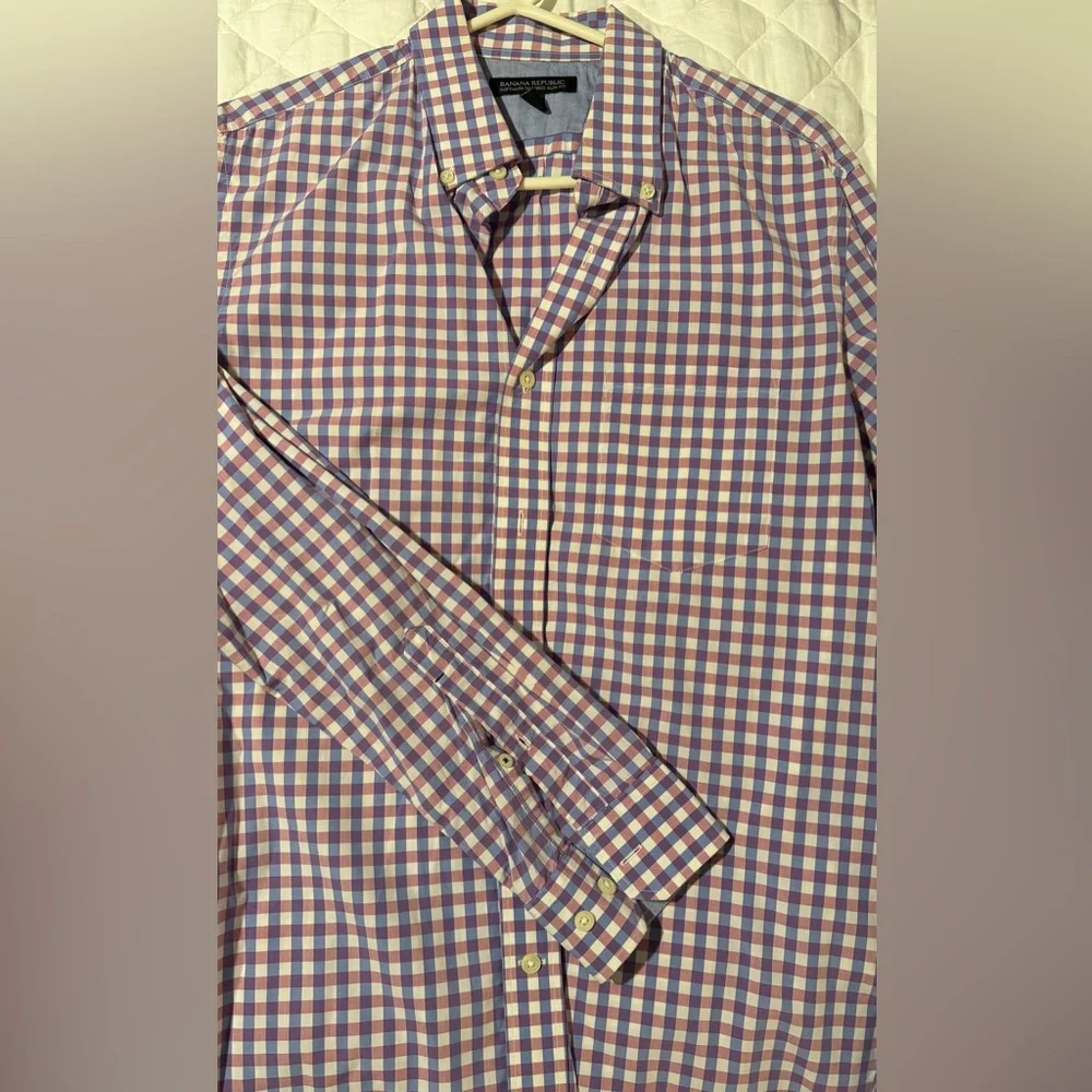 Banana Republic Softwash Tailored Slim Fit Button Down Shirt
